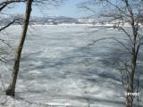 凍った湖